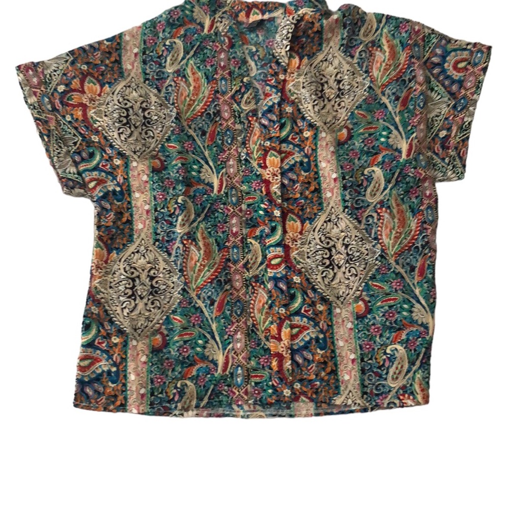 It’s a women’s SHEIN shirt size Large!!!